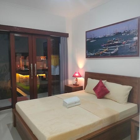 D&D Homestay Pesanggaran Экстерьер фото